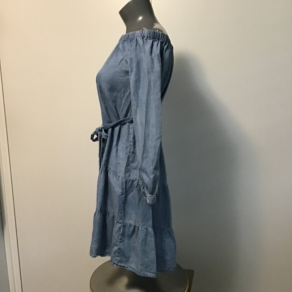 Velvet Heart Off Shoulder Dress with Tiered Skirt  Size XS - Picture 6 of 11